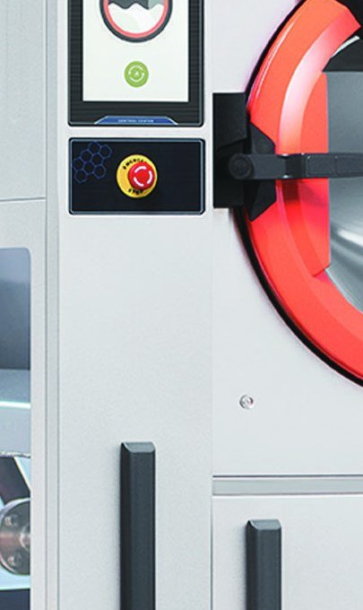 Three-color status indicator on control panel