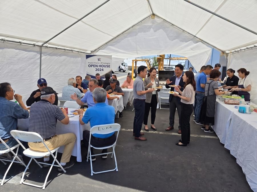 Guests gathered under the tent at the Kingstar America Open House 2024